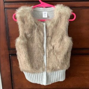 Baby GAP faux fur vest! Worn once! 2t